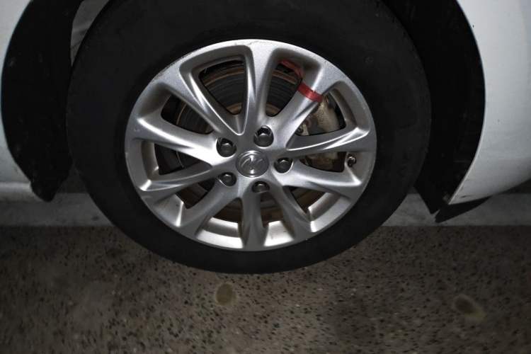 Used Buick GL6 2018 18T 6-Seater Elite Model Right Front Wheel Hub