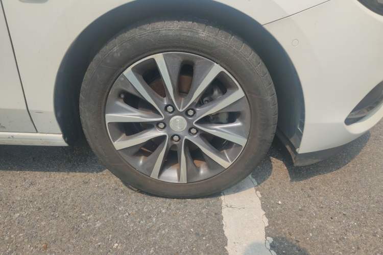 Used Buick GL6 2018 18T 6-Seater Prestige Model Right Front Wheel Hub