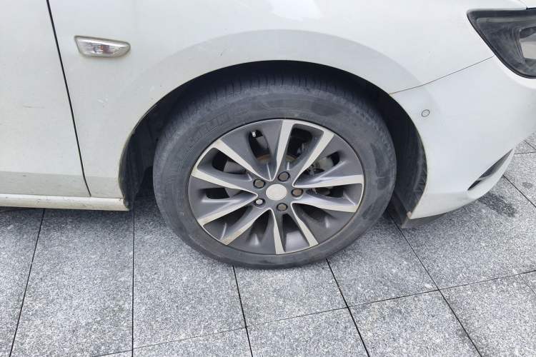 Used Buick GL6 2018 18T 6-Seater Prestige Model Right Front Wheel Hub