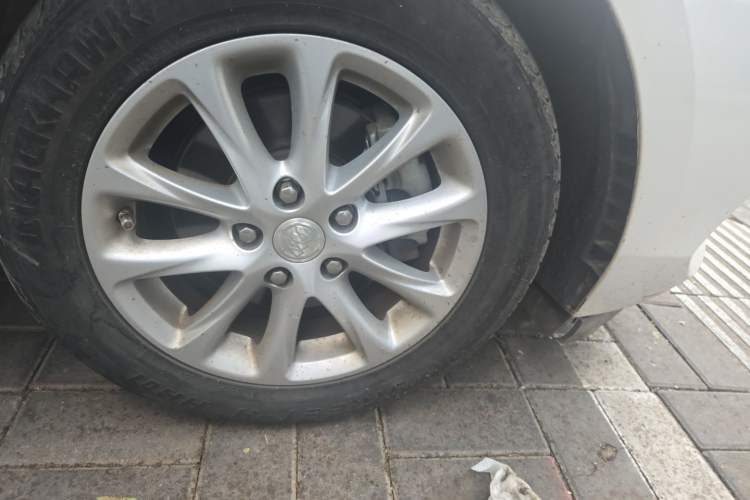 Used Buick GL6 2018 18T 6-Seater Elite Model Right Front Wheel Hub