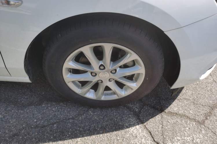 Used Buick GL6 2018 18T 5-seat Luxury Model Right Front Wheel Hub