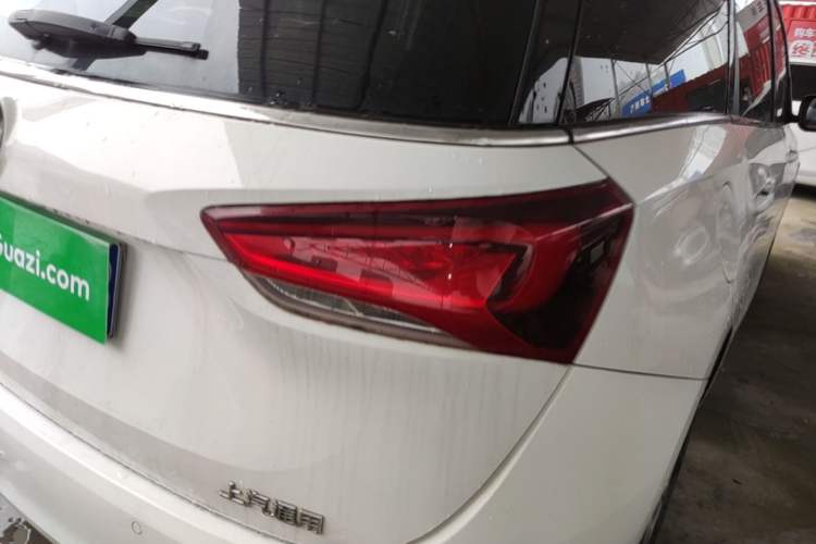 Used Buick GL6 2018 18T 6-Seater Luxury Model Right Rear Taillight