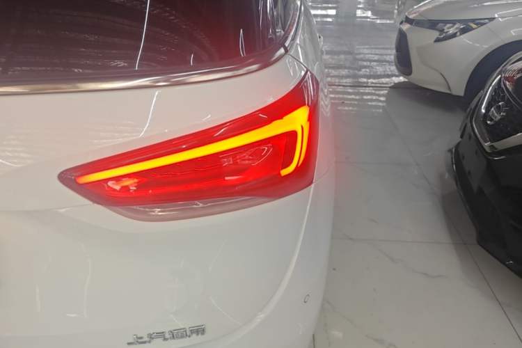 Used Buick GL6 2018 18T 6-Seater Prestige Model Right Rear Taillight