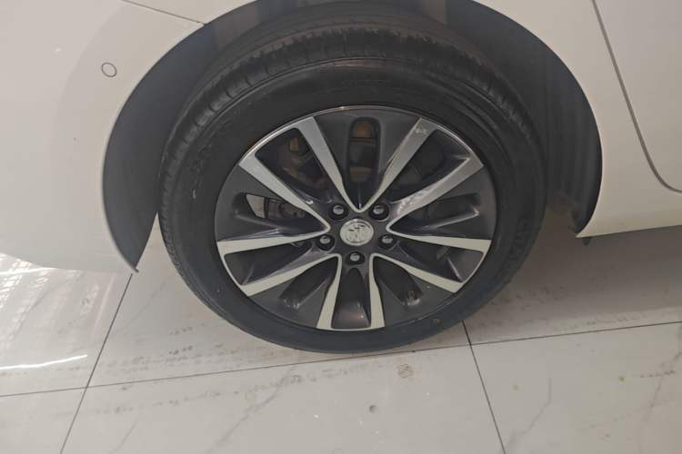 Used Buick GL6 2018 18T 6-Seater Prestige Model Right Rear Wheel Hub