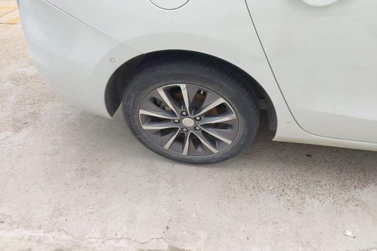 Used Buick GL6 2018 18T 6-Seater Prestige Model Right Rear Wheel Hub