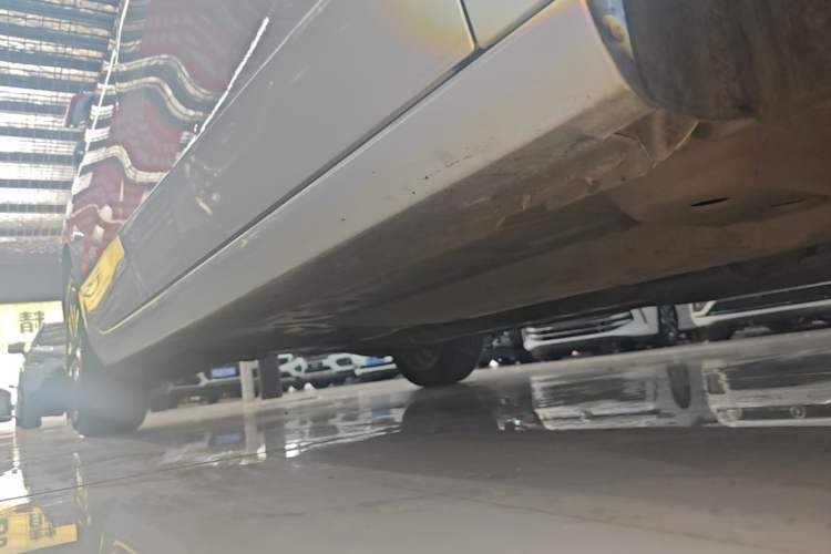 Used Buick GL6 2018 18T 6-Seater Prestige Model Right Side Sill