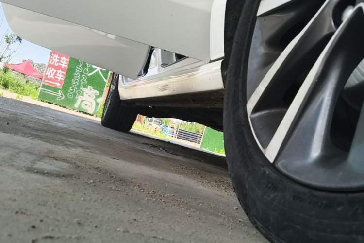 Used Buick GL6 2018 18T 6-Seater Prestige Model Right Side Sill