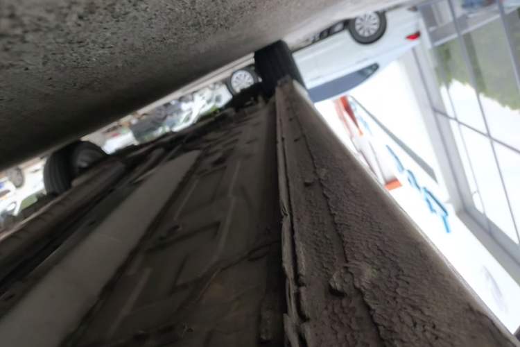 Used Buick GL6 2018 18T 6-Seater Prestige Model Right Side Sill
