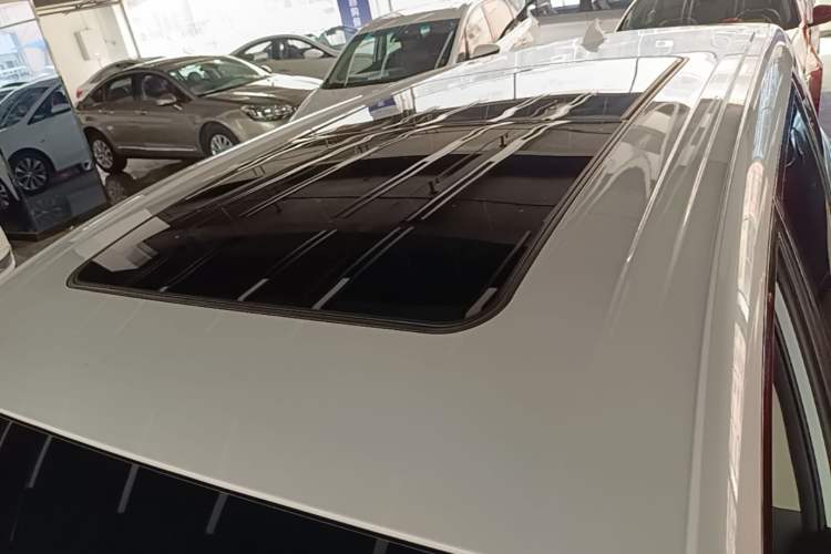 Used Buick GL6 2018 18T 6-Seater Luxury Model Roof