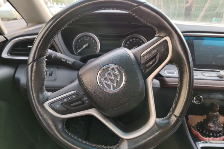 Used Buick GL6 2018 18T 6-Seater Luxury Model Steering Wheel