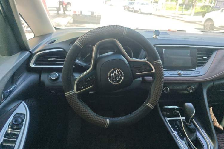 Used Buick GL6 2018 18T 6-Seater Luxury Model Steering Wheel