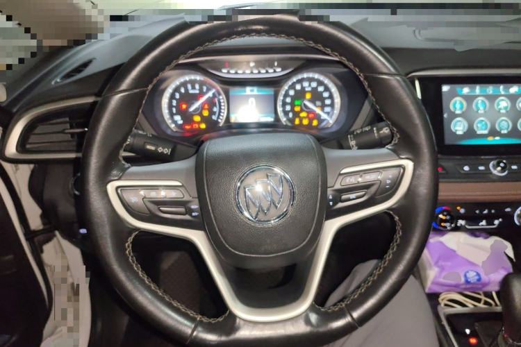 Used Buick GL6 2018 18T 6-Seater Luxury Model Steering Wheel