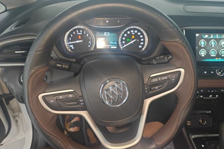Used Buick GL6 2018 18T 6-Seater Prestige Model Steering Wheel