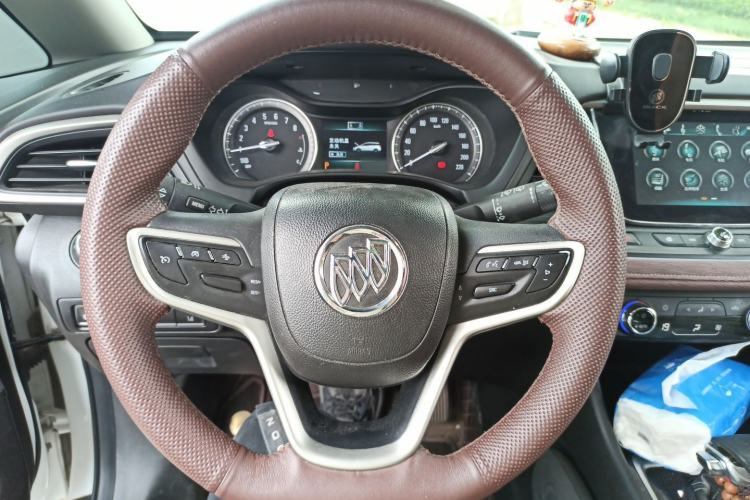 Used Buick GL6 2018 18T 6-Seater Luxury Model Steering Wheel