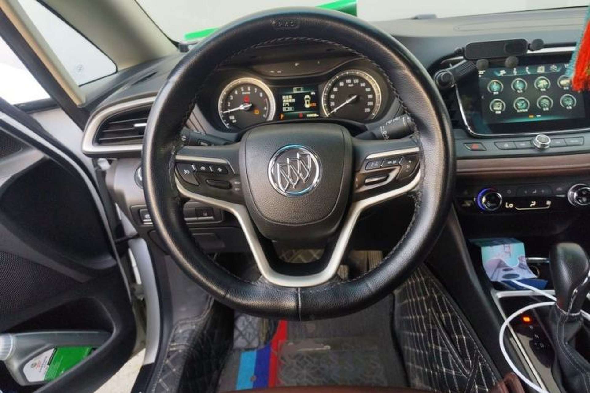 Used Buick GL6 2018 18T 6-Seater Luxury Model Steering Wheel