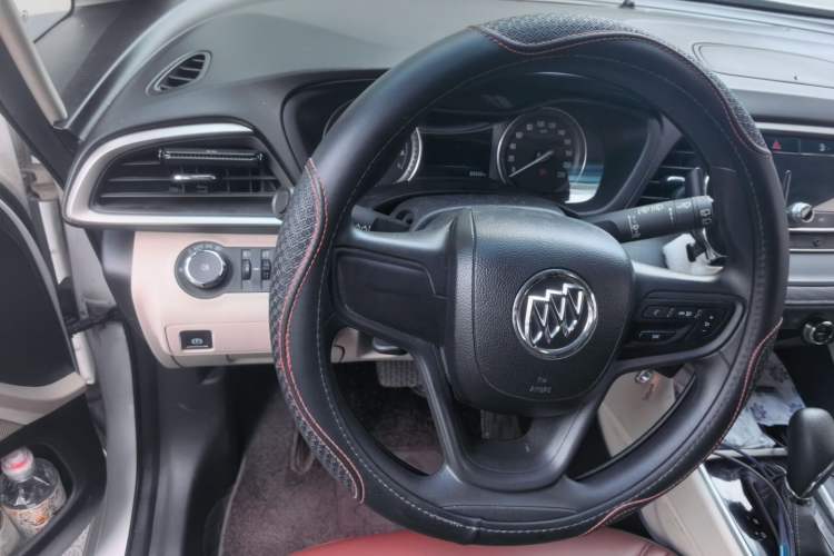 Used Buick GL6 2018 18T 6-Seater Elite Model Steering Wheel