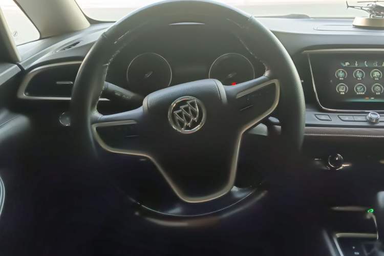 Used Buick GL6 2018 18T 6-Seater Luxury Model Steering Wheel