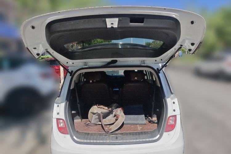 Used Buick GL6 2018 18T 6-Seater Luxury Model Trunk