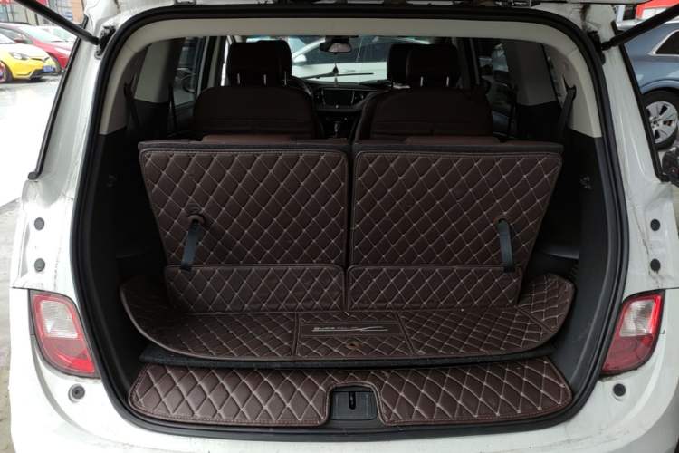 Used Buick GL6 2018 18T 6-Seater Luxury Model Trunk