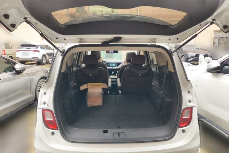Used Buick GL6 2018 18T 6-Seater Luxury Model Trunk