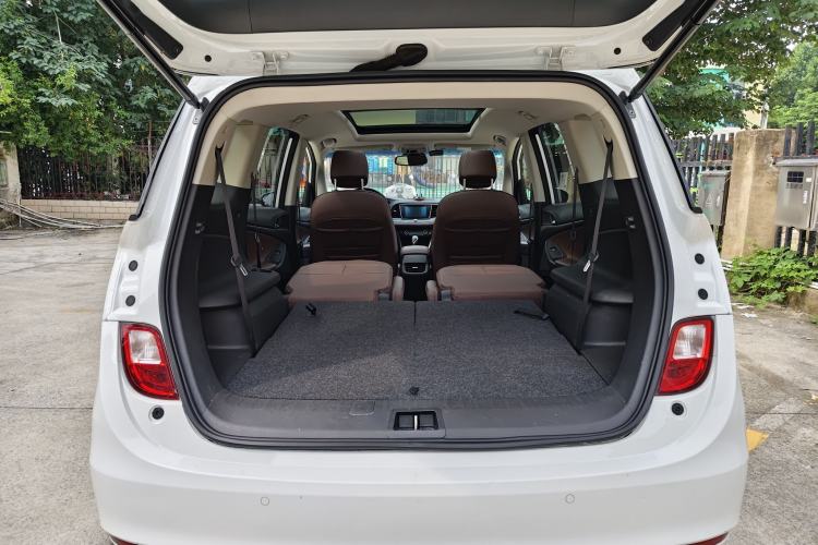 Used Buick GL6 2018 18T 6-Seater Prestige Model Trunk