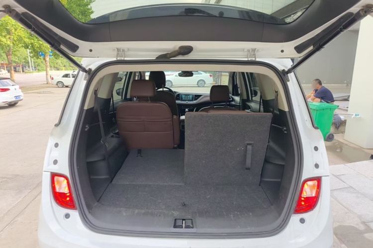 Used Buick GL6 2018 18T 6-Seater Prestige Model Trunk