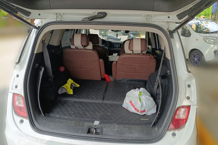 Used Buick GL6 2018 18T 6-Seater Prestige Model Trunk