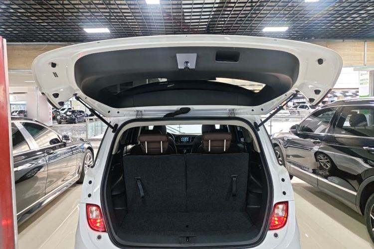 Used Buick GL6 2018 18T 6-Seater Luxury Model Trunk