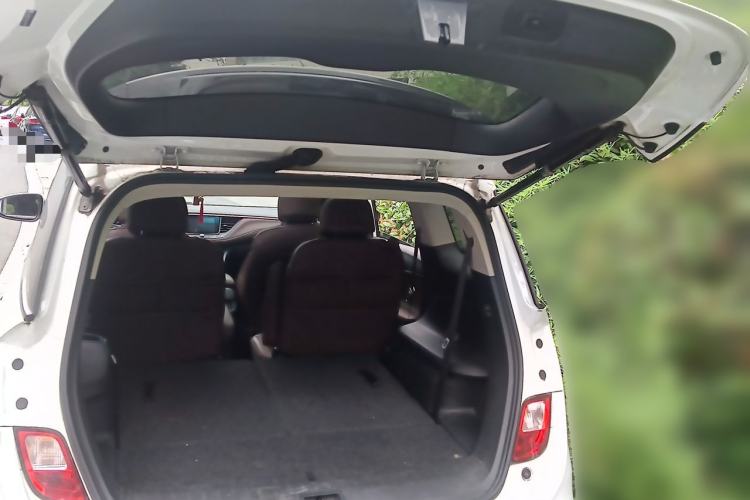 Used Buick GL6 2018 18T 6-Seater Prestige Model Trunk