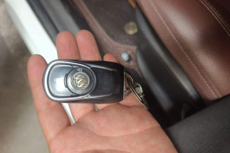 Used Buick GL6 2018 18T 6-Seater Luxury Model Vehicle Key