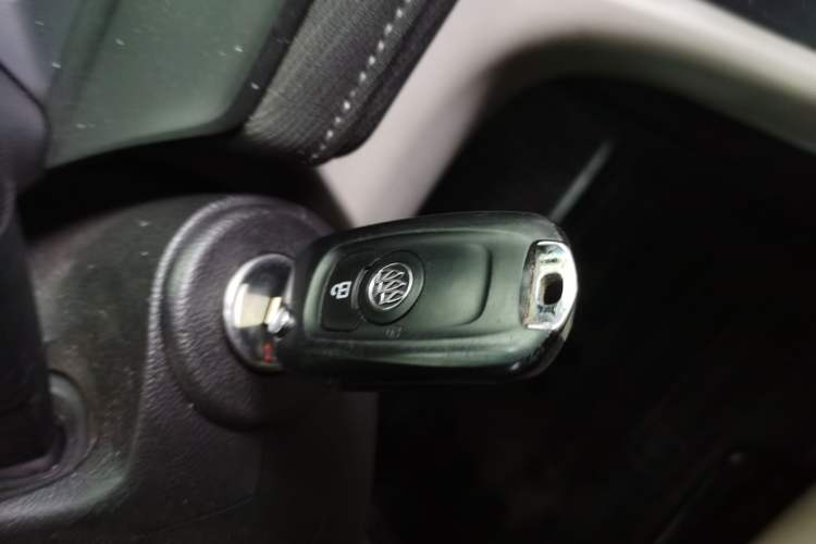 Used Buick GL6 2018 18T 6-Seater Elite Model Vehicle Key
