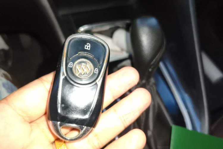 Used Buick GL6 2018 18T 6-Seater Luxury Model Vehicle Key