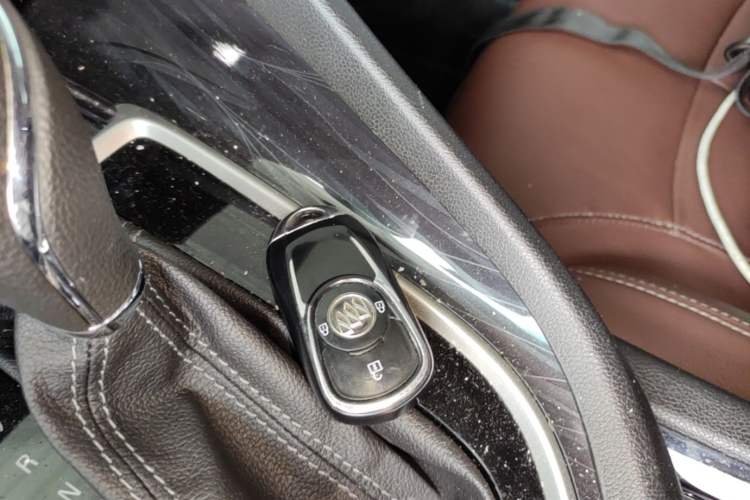 Used Buick GL6 2018 18T 6-Seater Luxury Model Vehicle Key