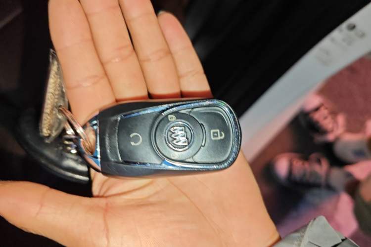 Used Buick GL6 2018 18T 6-Seater Luxury Model Vehicle Key