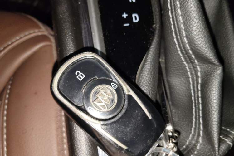 Used Buick GL6 2018 18T 6-Seater Elite Model Vehicle Key