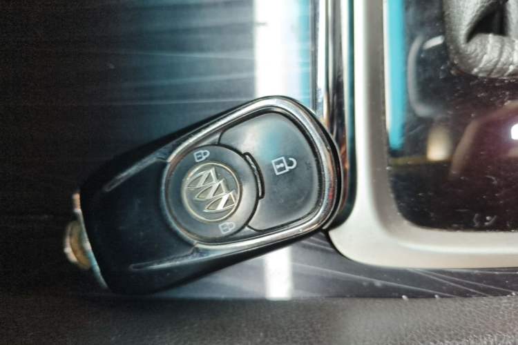Used Buick GL6 2018 18T 6-Seater Luxury Model Vehicle Key