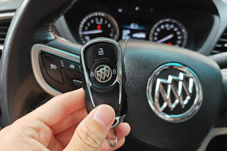 Used Buick GL6 2018 18T 6-Seater Prestige Model Vehicle Key