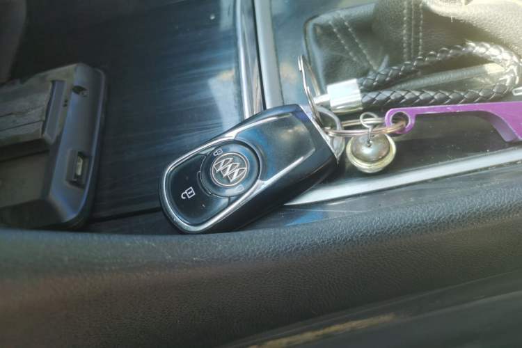 Used Buick GL6 2018 18T 5-seat Luxury Model Vehicle Key
