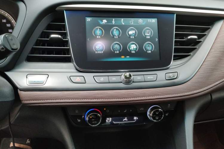 Used Buick GL6 2018 18T 6-Seater Luxury Model Audio And AC Panel