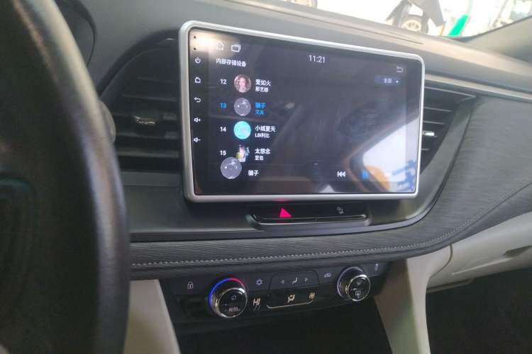 Used Buick GL6 2018 18T 6-Seater Elite Model Audio And AC Panel