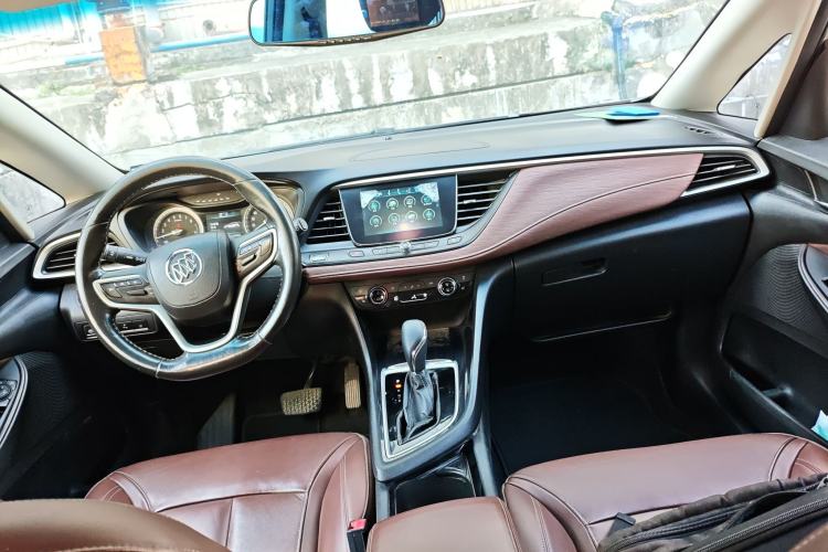 Used Buick GL6 2018 18T 6-Seater Prestige Model Center Console
