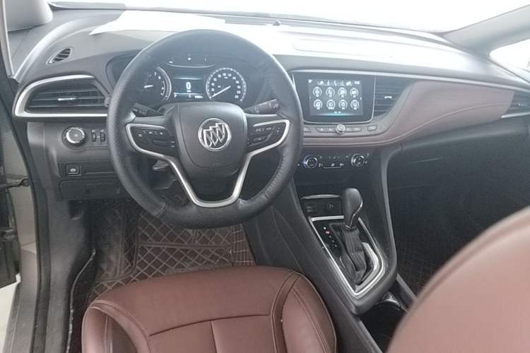 Used Buick GL6 2018 18T 6-Seater Luxury Model Center Console