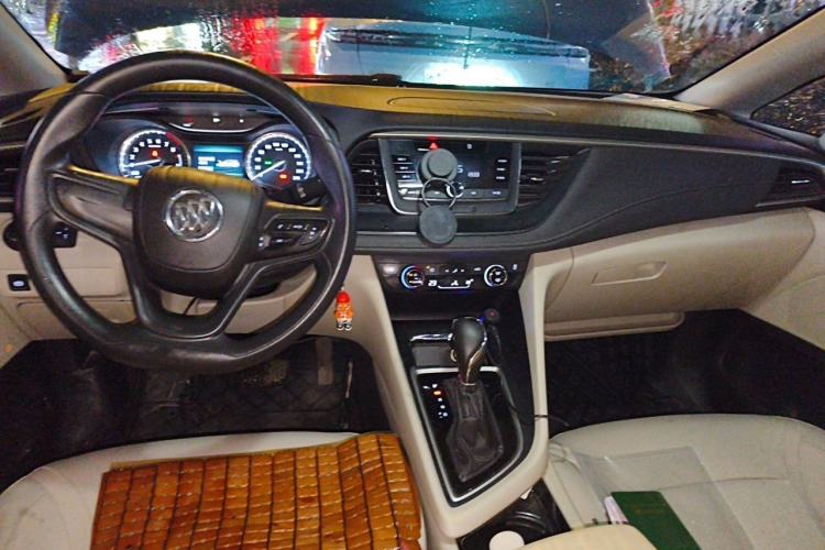 Used Buick GL6 2018 18T 5-Seater Elite Version Center Console