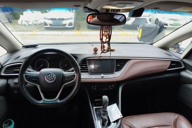 Used Buick GL6 2018 18T 6-Seater Prestige Model Center Console
