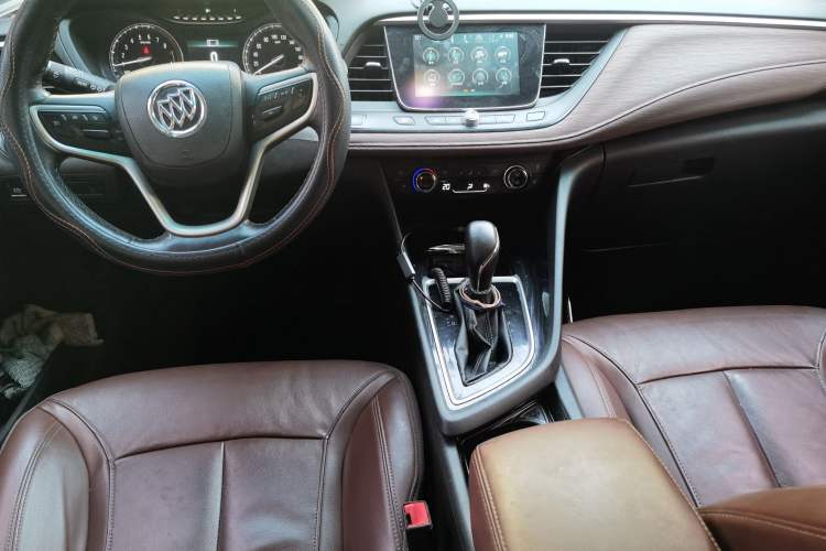 Used Buick GL6 2018 18T 6-Seater Luxury Model Center Console