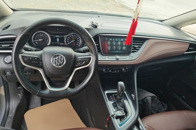Used Buick GL6 2018 18T 6-Seater Prestige Model Center Console