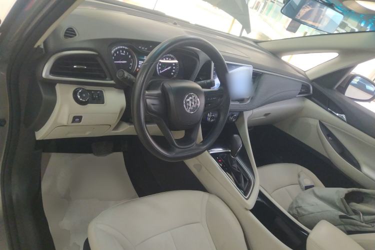 Used Buick GL6 2018 18T 6-Seater Elite Model Center Console