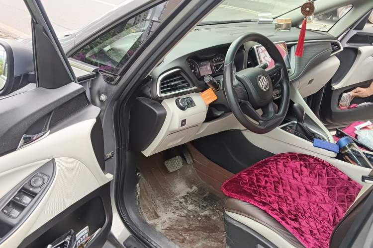 Used Buick GL6 2018 18T 6-Seater Elite Model Driver Seat