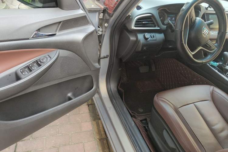 Used Buick GL6 2018 18T 6-Seater Luxury Model Driver Seat