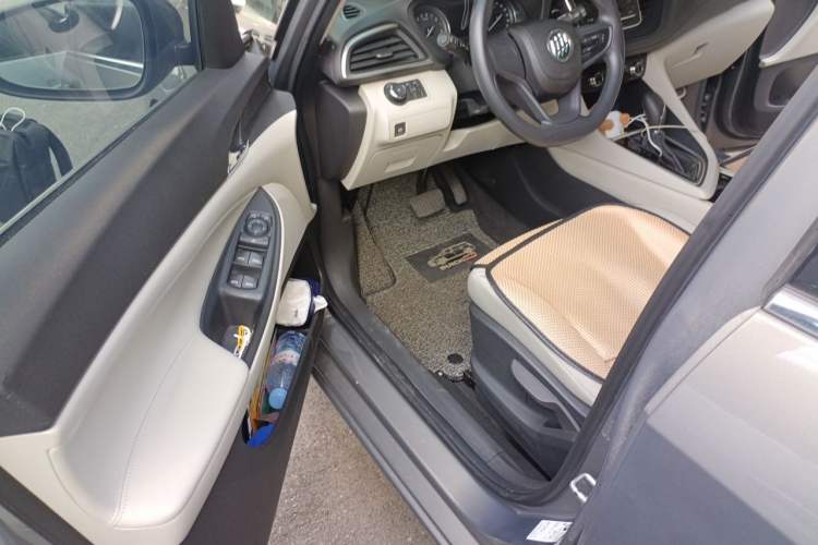 Used Buick GL6 2018 18T 6-Seater Elite Model Driver Seat